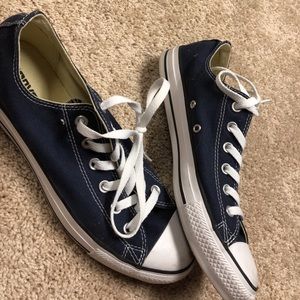 Size 10 navy converse